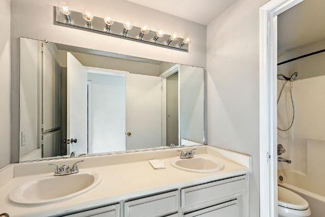 124 Brandon Street Central Point, OR 97502 - Photo 24 of 35 Additional Photo
