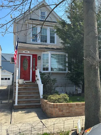 $1,250,000 | 80-21 62nd Street | Glendale