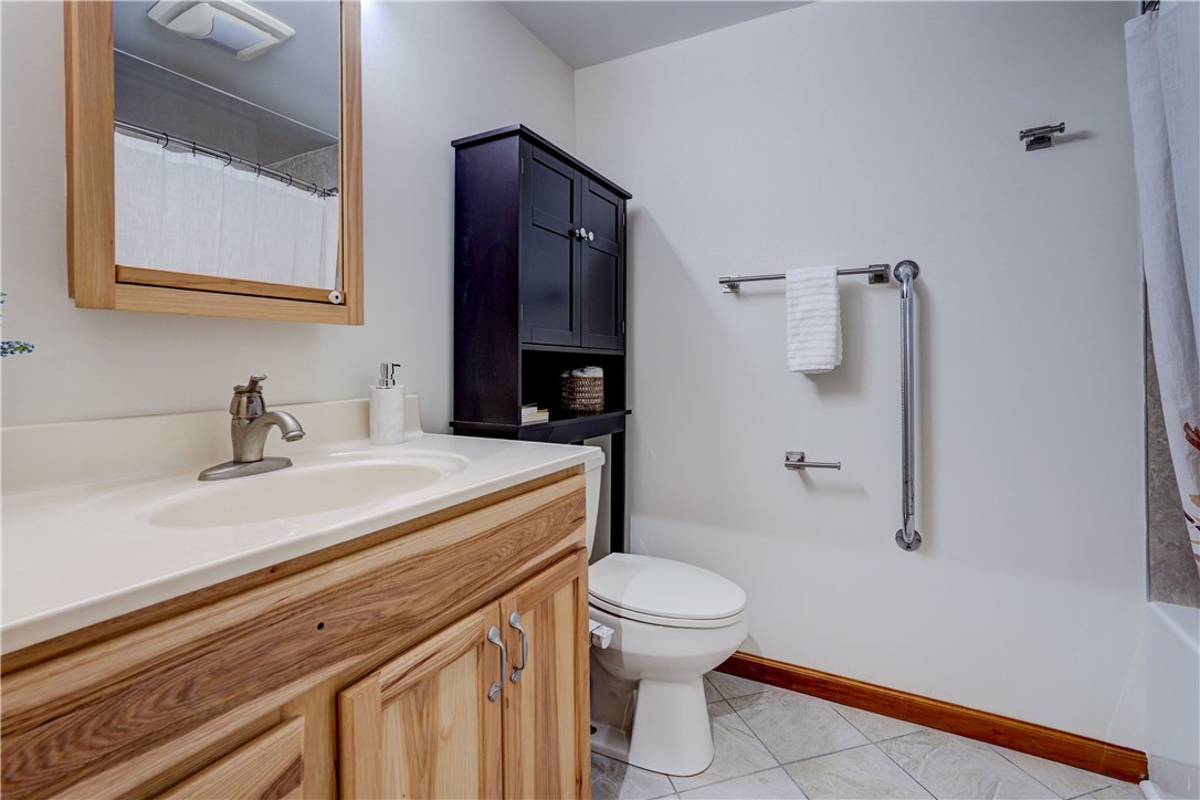 2654 Whalen Road East Bloomfield, NY 14469 - Photo 39 of 49 Full bath on this side of the home too!