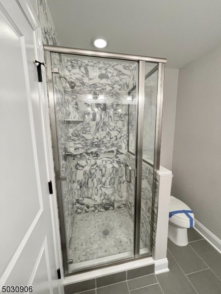 7 North Ridge Circle East Hanover, NJ 07936 - Photo 13 of 25 a bathroom with a shower and a toilet