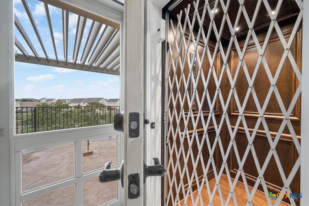 1009 Highknoll Lane Georgetown, TX 78628 - Photo 25 of 38 a view of balcony with furniture