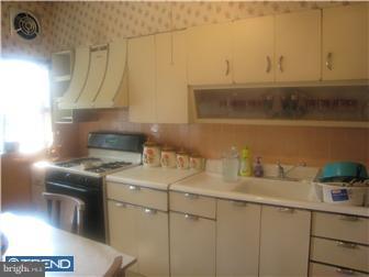 643 Marlyn Road Philadelphia, PA 19151 - Photo 7 of 12 Kitchen