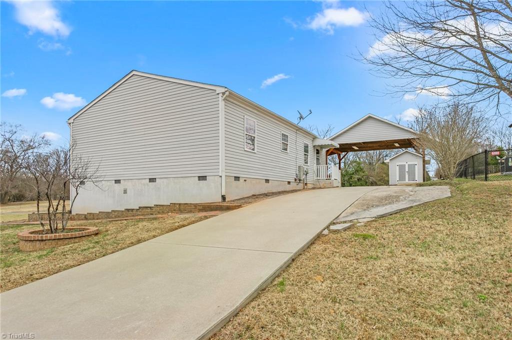 445 Key Street Burlington, NC 27217 - Photo 4 of 25