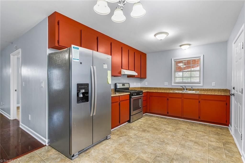 445 Key Street Burlington, NC 27217 - Photo 5 of 25