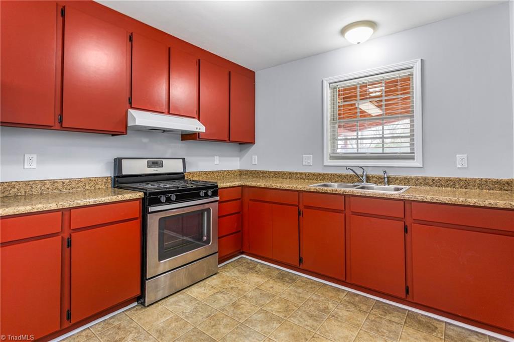 445 Key Street Burlington, NC 27217 - Photo 6 of 25