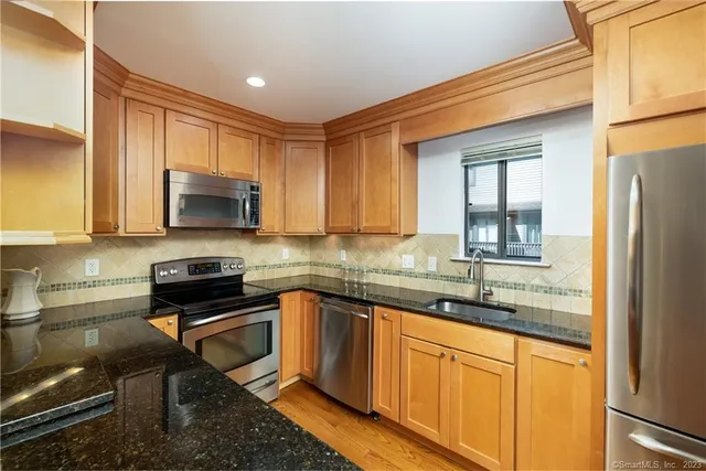 $410,000 | 2289 Bedford Street, Unit G7, Stamford, CT 06905