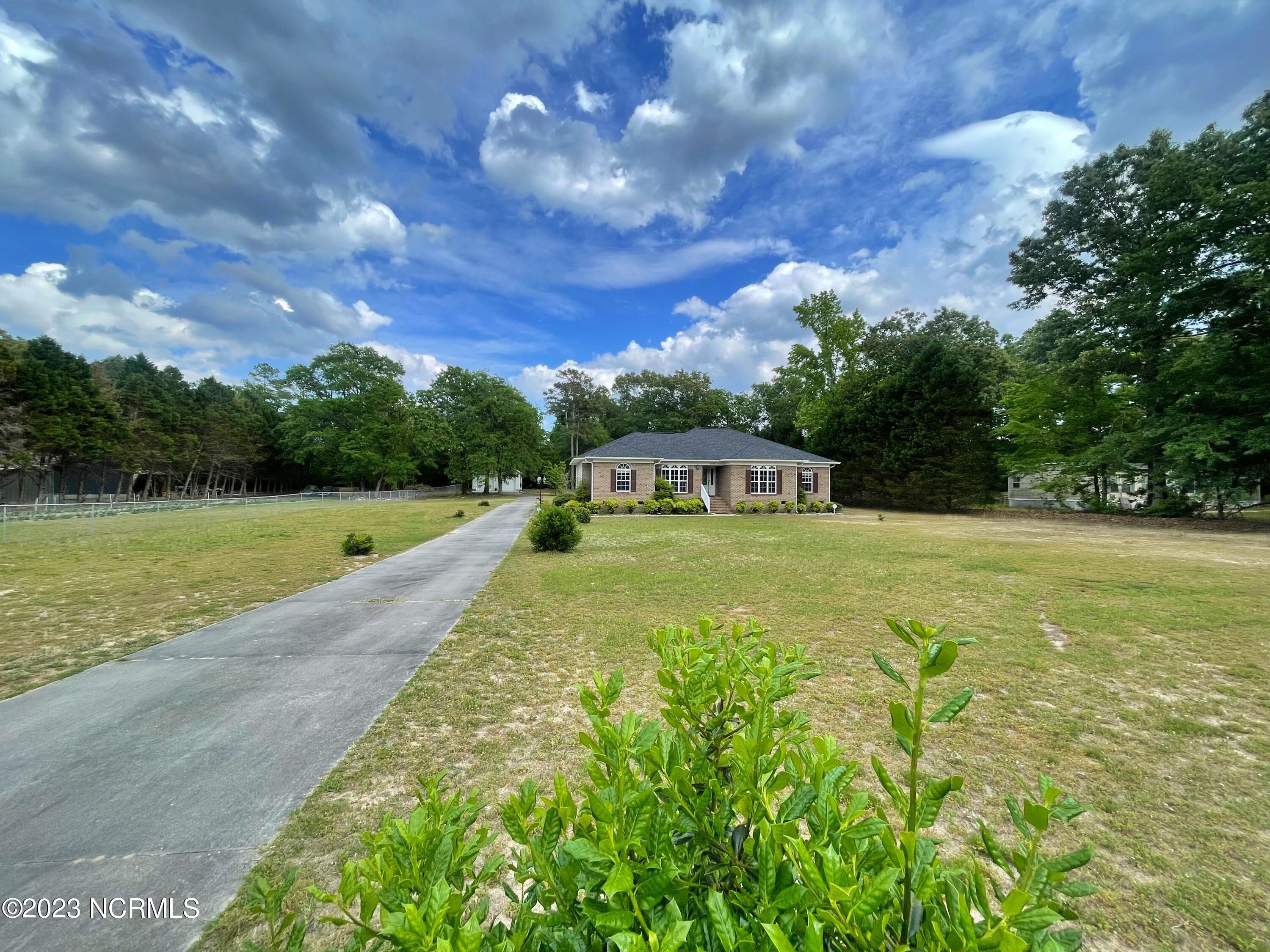 2047 Neuse Road Kinston, NC 28501 - Photo 4 of 49 LARGE LOT
