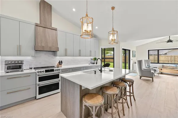 $1,050,000 | 10274 Boca Circle, Naples, FL 34109