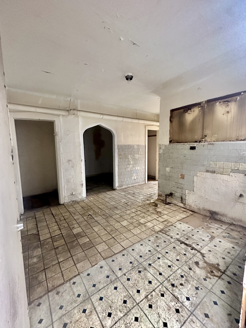 3122 West 25th Street Chicago, IL 60623 - Photo 3 of 6