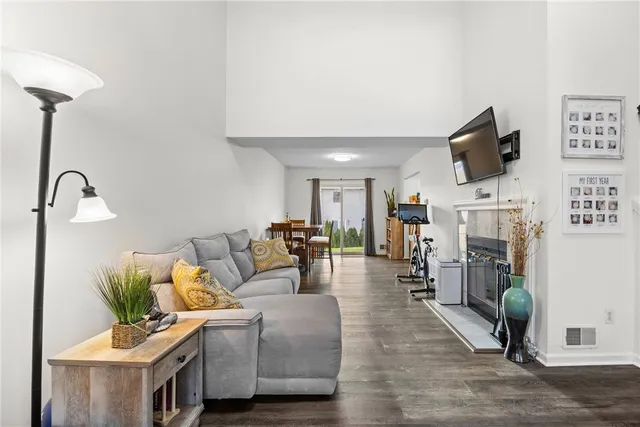 $179,900 | 1162 Hampton Drive, Victor, NY 14564