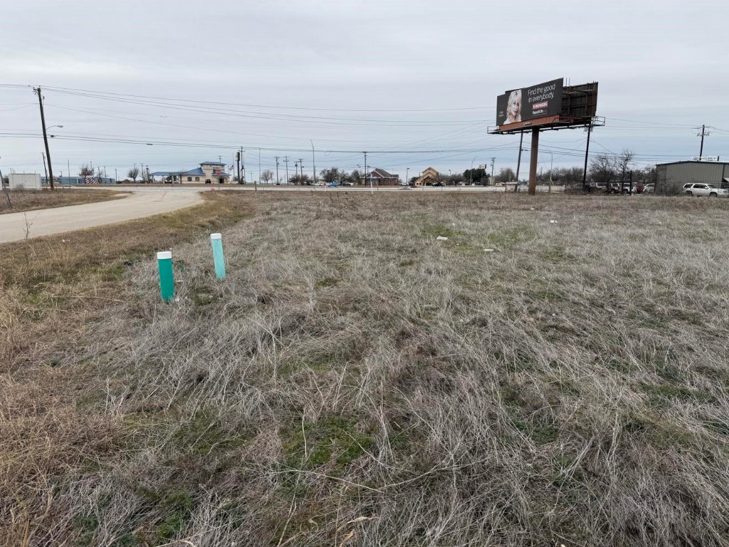 388 Meadow Valley Loop Jarrell, TX 76537 - Photo 2 of 7 a view of a beach and ocean view