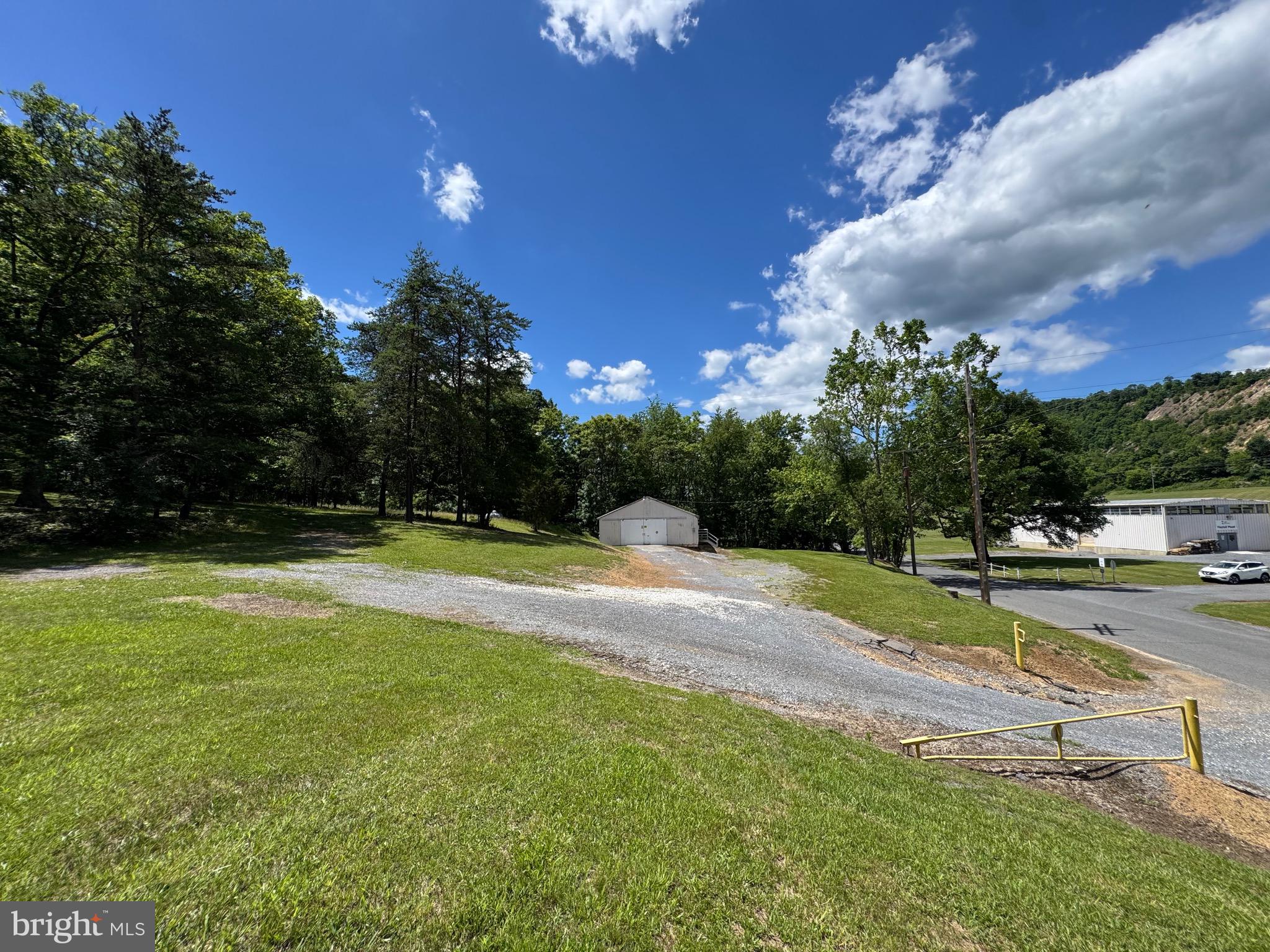 346 Sand Mine Road Berkeley Springs, WV 25411 - Photo 5 of 11