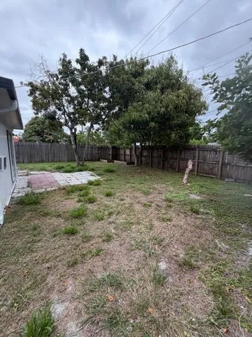 $2,300 | 500 Northwest 8th Court, Boynton Beach, FL 33426