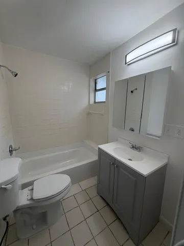 $2,300 | 500 Northwest 8th Court, Boynton Beach, FL 33426