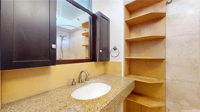 $2,850 | 2916 Date Street, Unit 11C, Honolulu, HI 96816