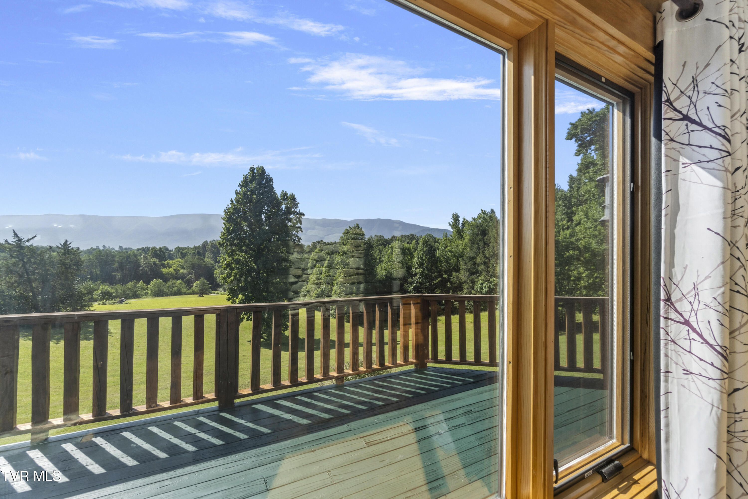1600 Red Hill Road Greeneville, TN 37743 - Photo 10 of 73 Johnson View from Living roomDSC05908