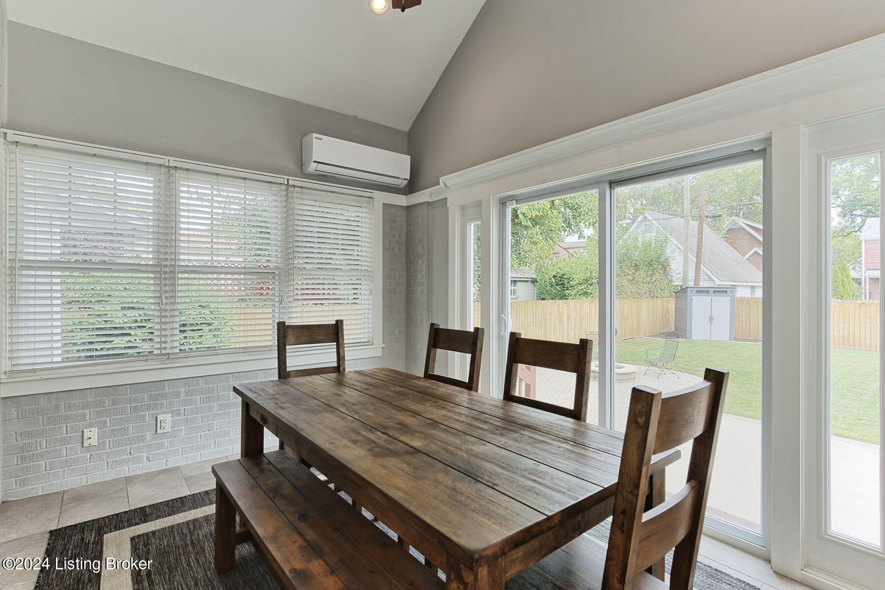 411 Iola Road Louisville, KY 40207 - Photo 14 of 40 photo_online_014