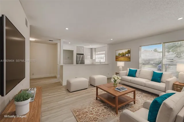 $2,400 | 1100 Southwest 4th Avenue, Unit 12C, Delray Beach, FL 33444