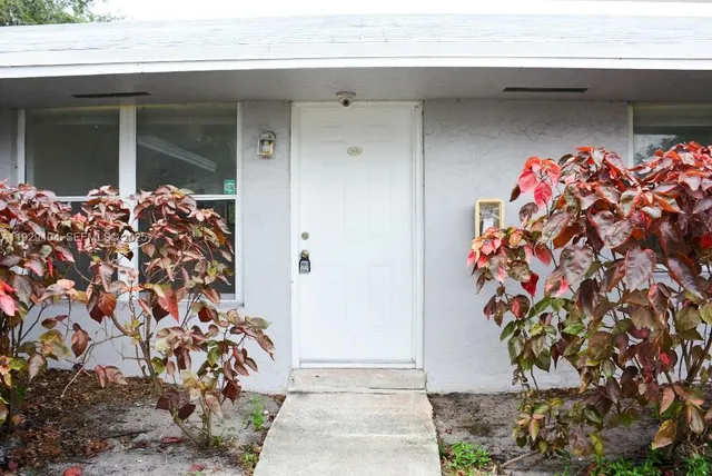 $2,400 | 1100 Southwest 4th Avenue, Unit 12C, Delray Beach, FL 33444