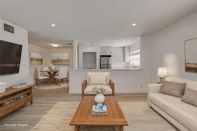 $2,400 | 1100 Southwest 4th Avenue, Unit 12C, Delray Beach, FL 33444