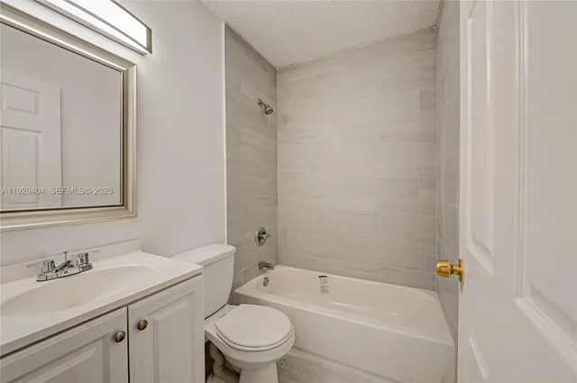 $2,400 | 1100 Southwest 4th Avenue, Unit 12C, Delray Beach, FL 33444