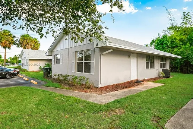 $2,400 | 1100 Southwest 4th Avenue, Unit 12C, Delray Beach, FL 33444