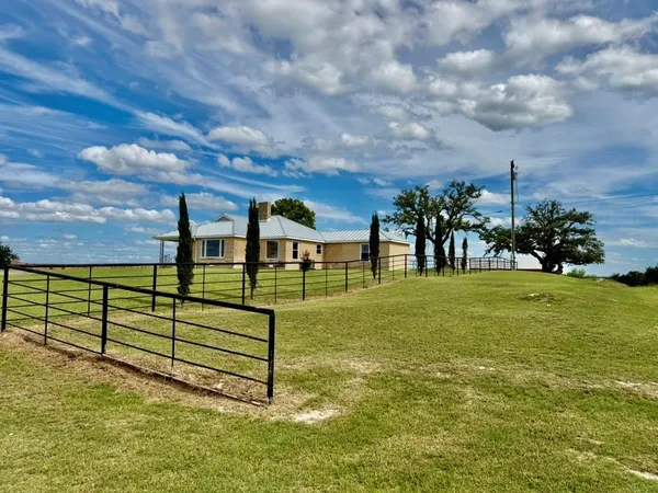 $760,000 | 1147 County Road 163, Stephenville, TX 76401