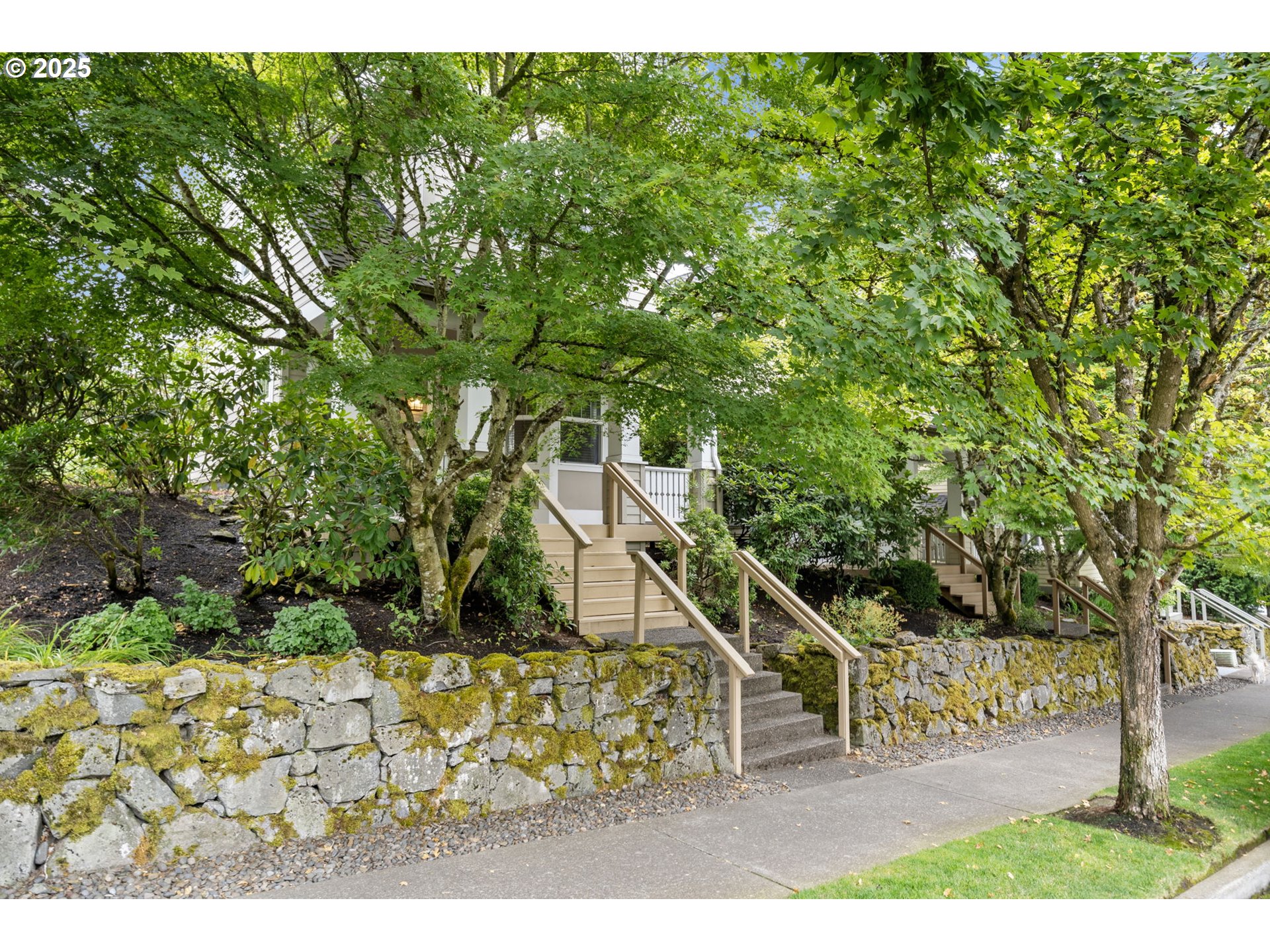 2512 Northwest Miller Road, Unit 20 Portland, OR 97229 - Photo 2 of 45