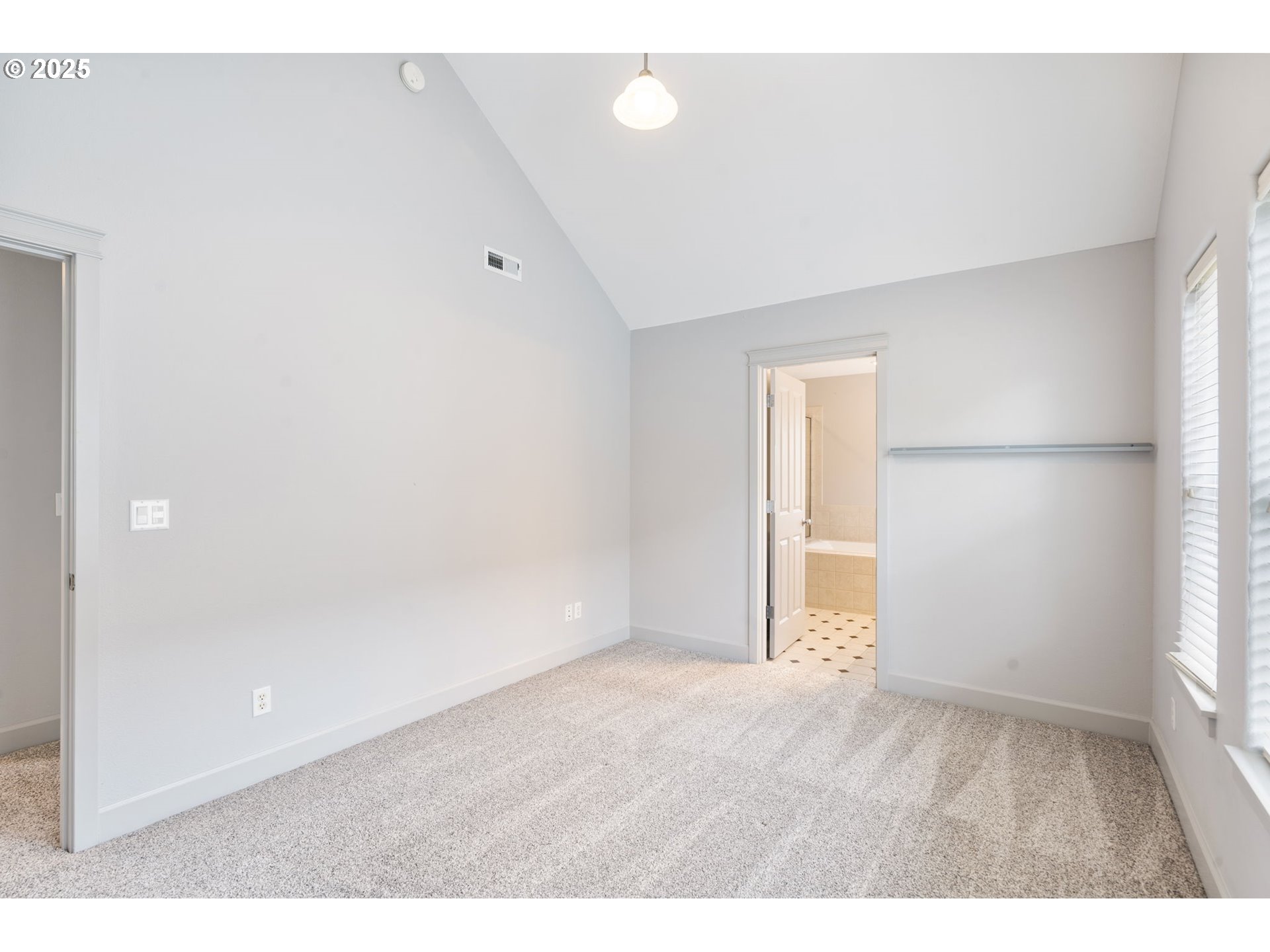 2512 Northwest Miller Road, Unit 20 Portland, OR 97229 - Photo 26 of 45