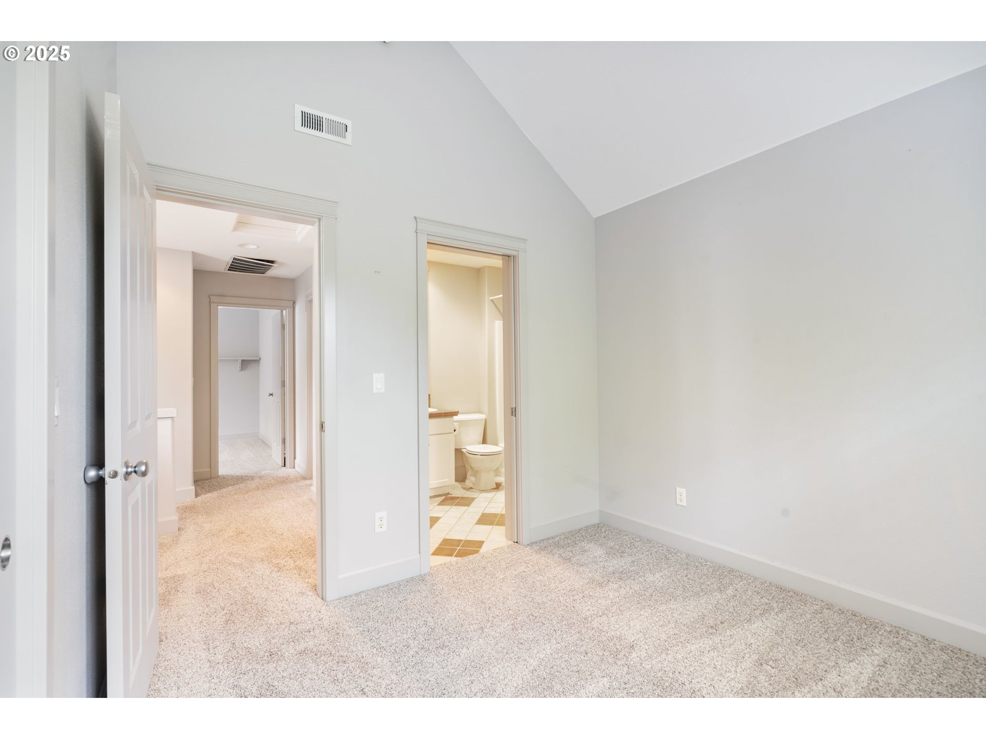 2512 Northwest Miller Road, Unit 20 Portland, OR 97229 - Photo 27 of 45