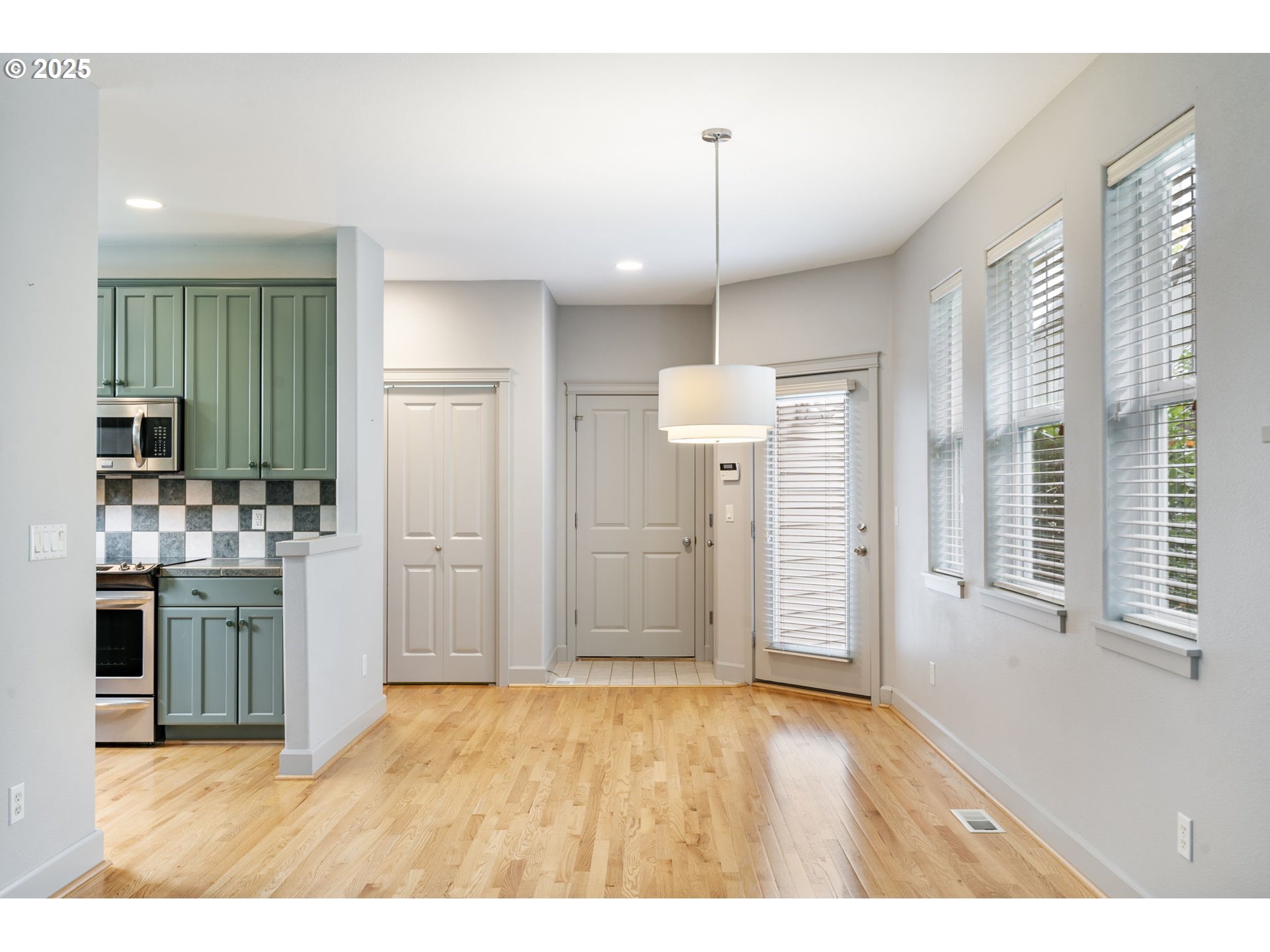2512 Northwest Miller Road, Unit 20 Portland, OR 97229 - Photo 8 of 45