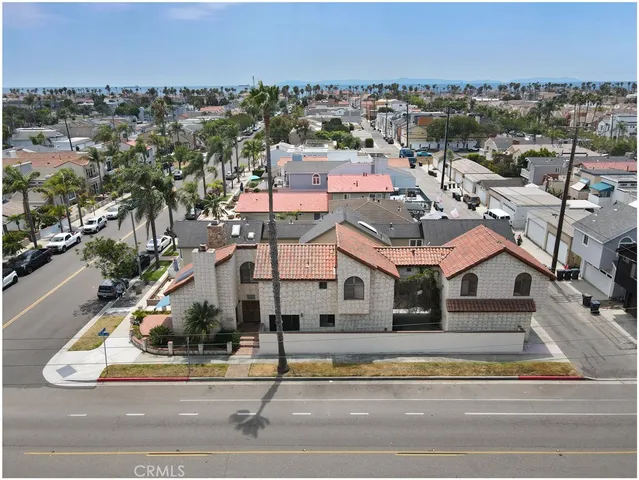 $1,799,900 | 627 19th Street, Huntington Beach, CA 92648