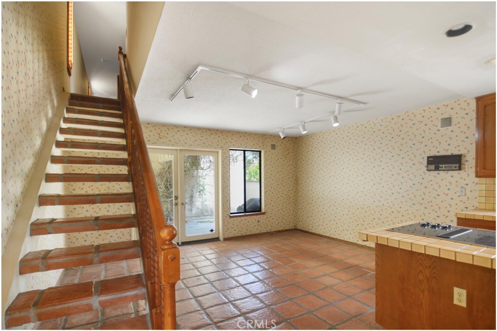 627 19th Street Huntington Beach, CA 92648 - Photo 11 of 43