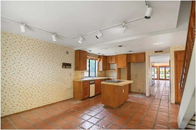 $1,799,900 | 627 19th Street, Huntington Beach, CA 92648