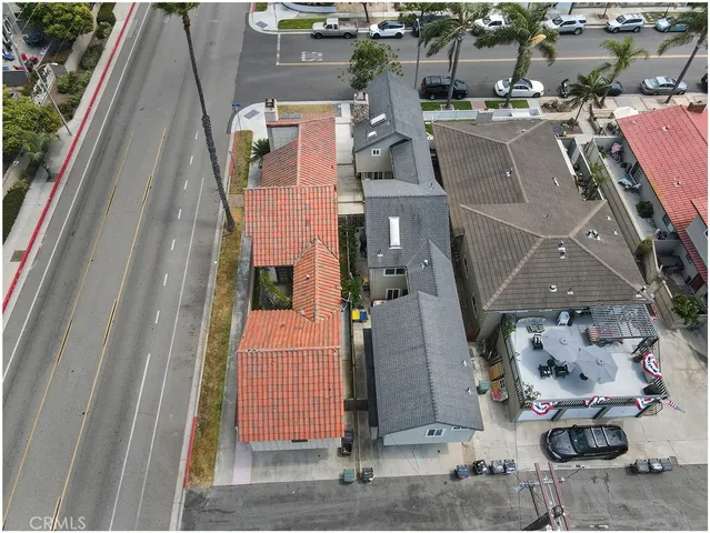 $1,799,900 | 627 19th Street, Huntington Beach, CA 92648