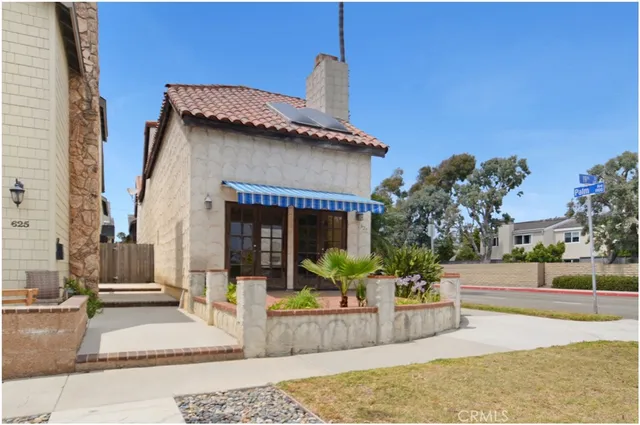 $1,799,900 | 627 19th Street, Huntington Beach, CA 92648