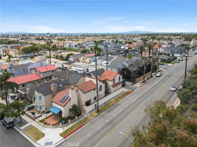 $1,799,900 | 627 19th Street, Huntington Beach, CA 92648