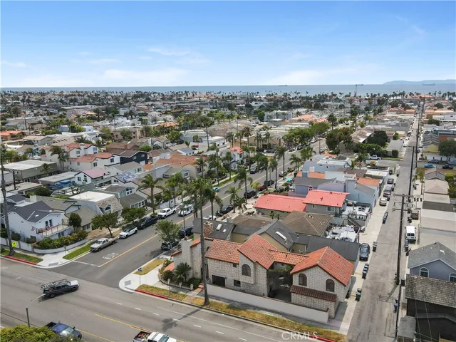 $1,799,900 | 627 19th Street, Huntington Beach, CA 92648