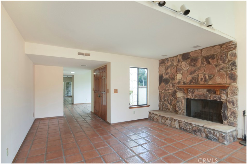 627 19th Street Huntington Beach, CA 92648 - Photo 8 of 43