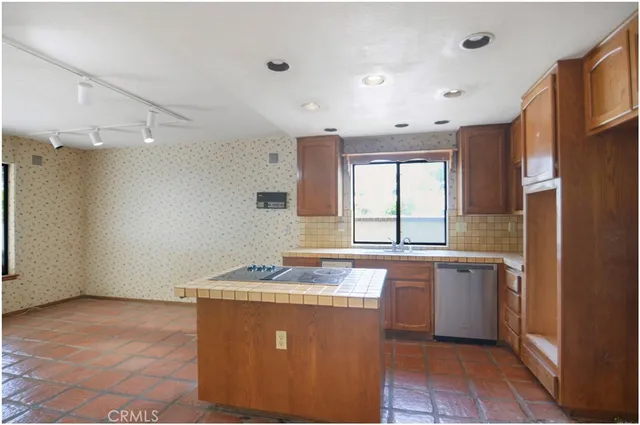 $1,799,900 | 627 19th Street, Huntington Beach, CA 92648