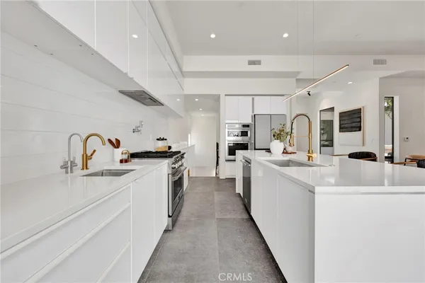 $2,778,000 | 325 West Grand View Avenue, Sierra Madre, CA 91024