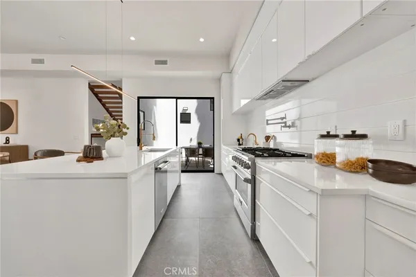 $2,778,000 | 325 West Grand View Avenue, Sierra Madre, CA 91024