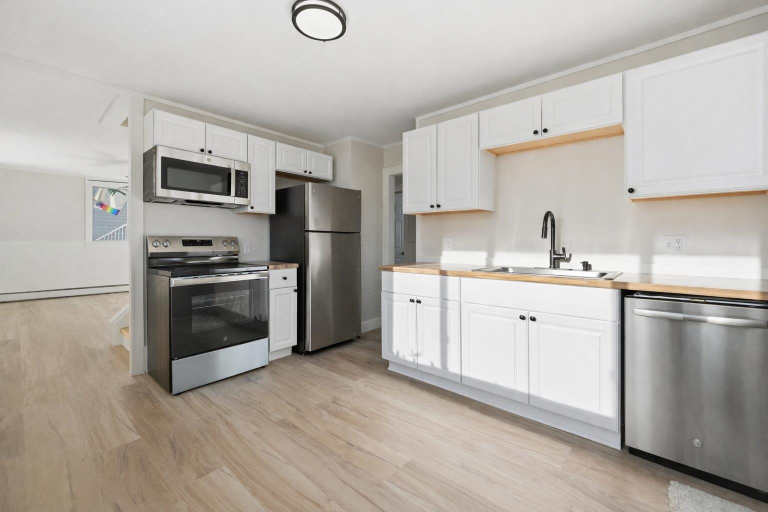 32 Abbott Street Waterville, ME 04901 - Photo 3 of 30 kitchen5