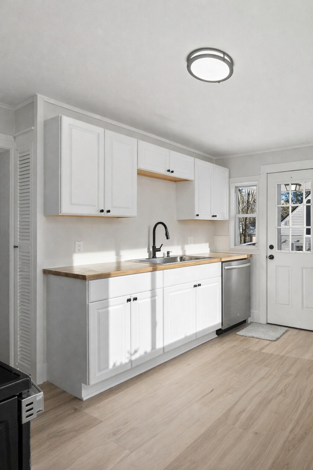 32 Abbott Street Waterville, ME 04901 - Photo 4 of 30 kitchen3