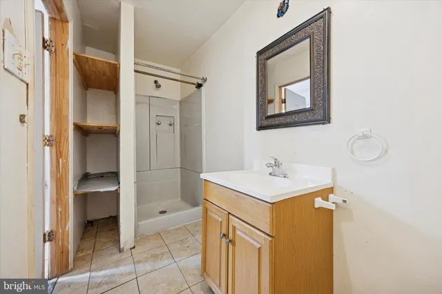 a view of livingroom with hardwood