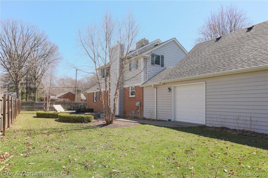 304 Lothrop Road Grosse Pointe, MI 48236 - Photo 30 of 36 30.jpg