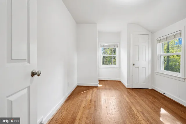 $3,950 | 7000 Exeter Road, Bethesda, MD 20814