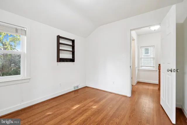 $3,950 | 7000 Exeter Road, Bethesda, MD 20814