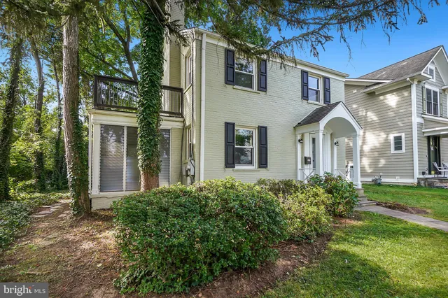 $3,950 | 7000 Exeter Road, Bethesda, MD 20814