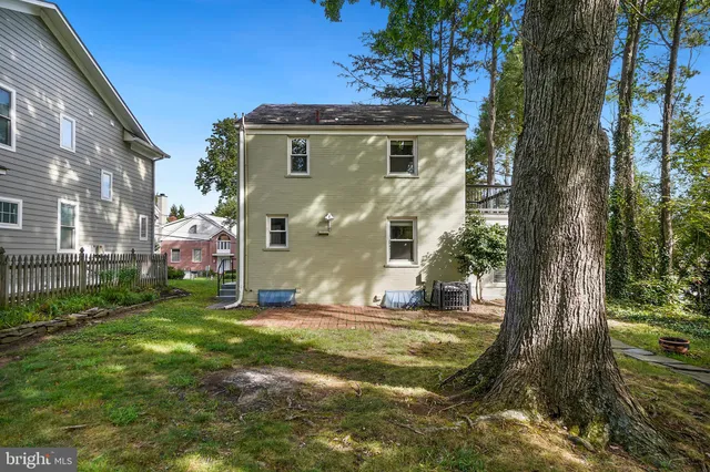 $3,950 | 7000 Exeter Road, Bethesda, MD 20814